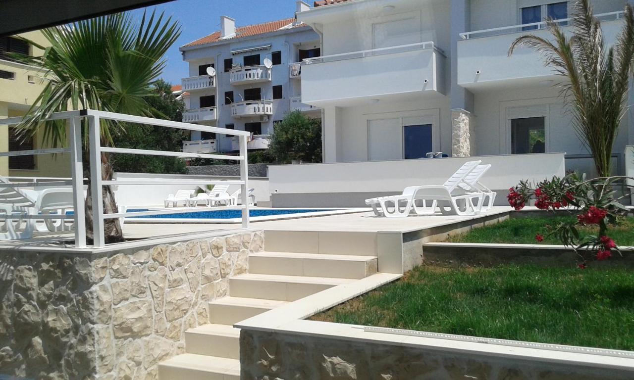 Luxury Apartments Cuba 1 Novalja Exteriör bild